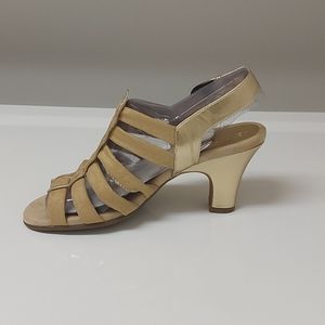 NWOT Aerosoles Gin Rickey Sandals Size 9